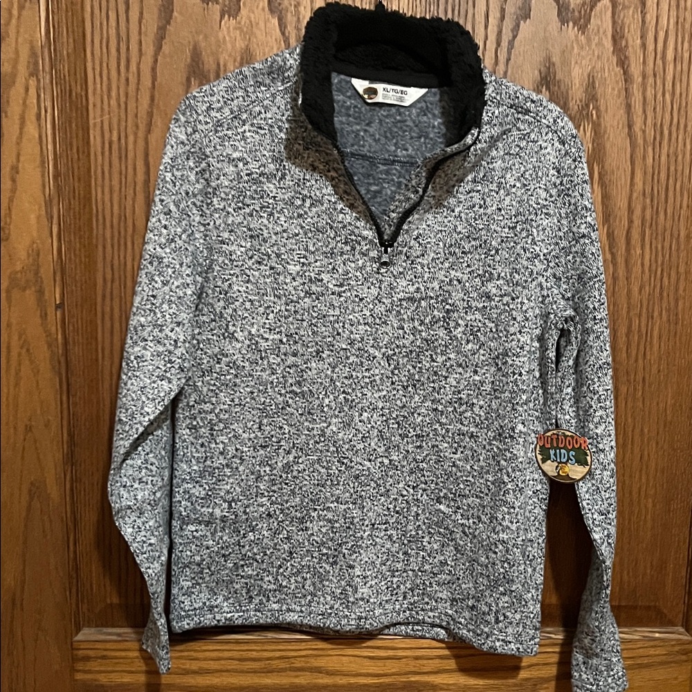 Bass Pro Shops Kids Black and White Sweater